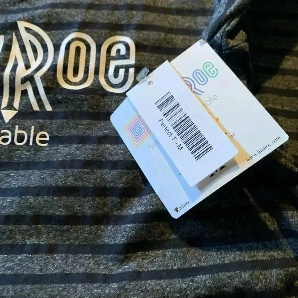 NWT Lularoe Women’s Top Size Medium - Picture 14 of 14